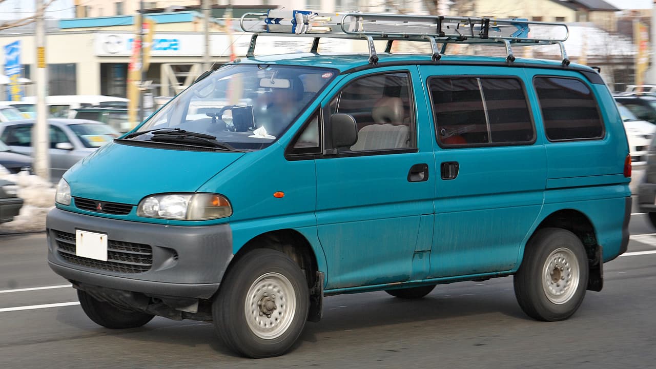 Mitsubishi Delica D:5, PD (2000–2007)