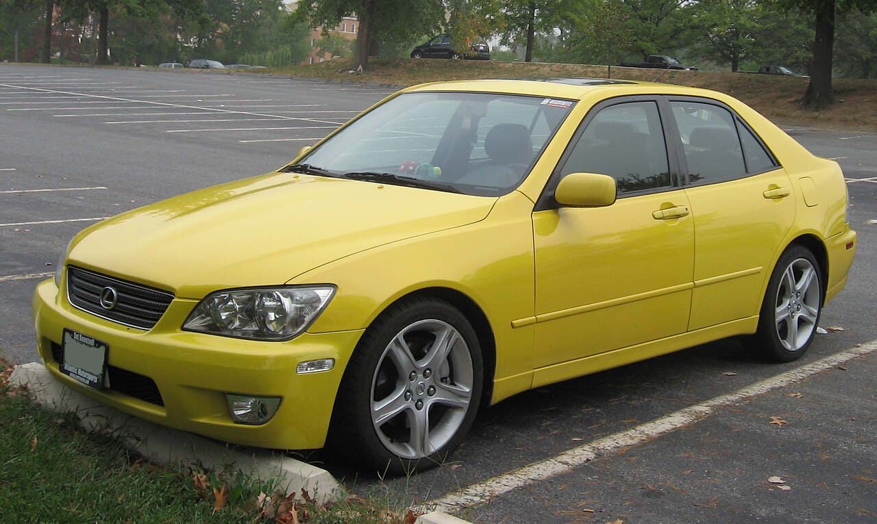 Lexus Altezza, XE10 (1998–2006)